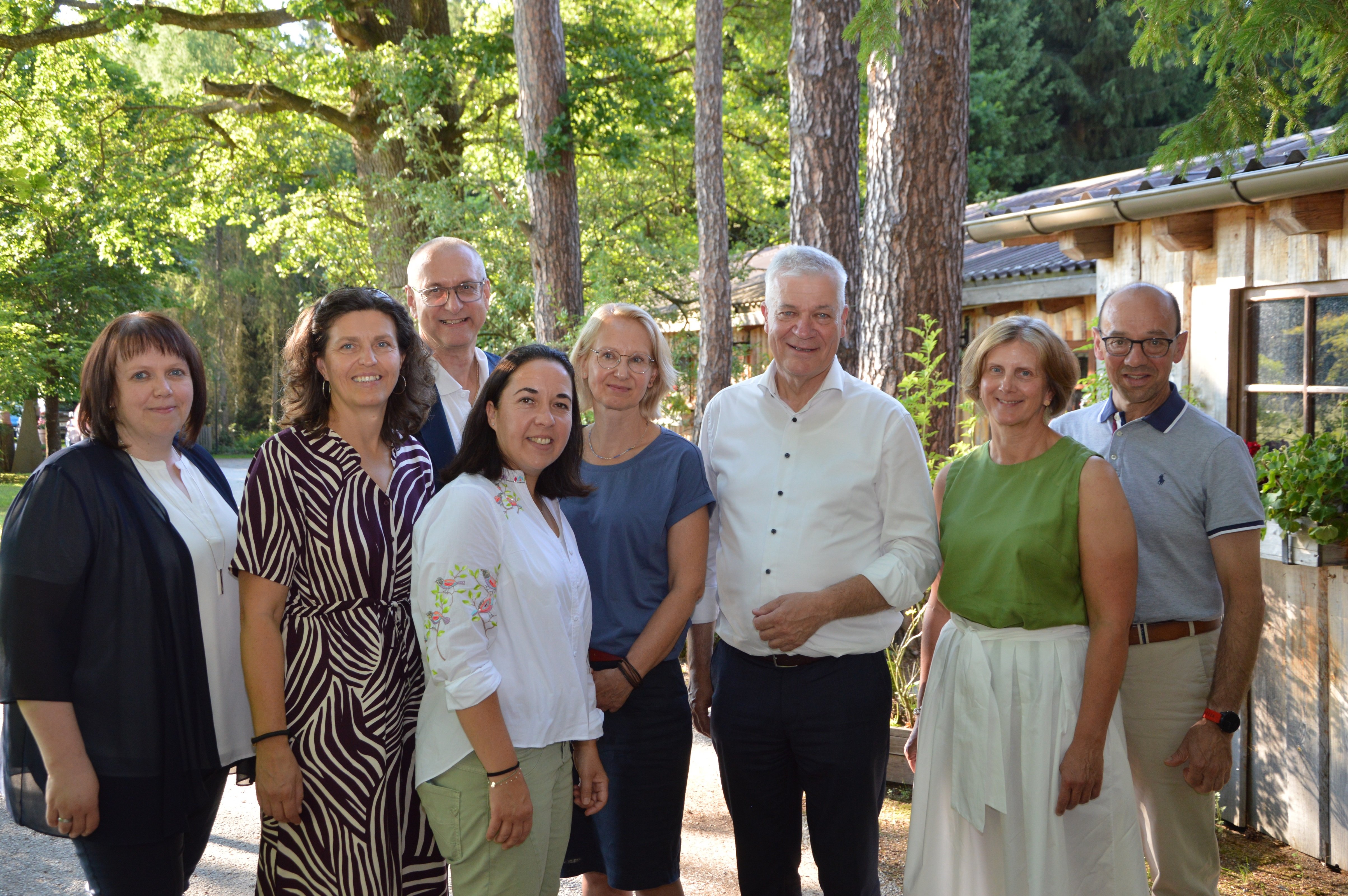 Bei bestem Wetter fand das traditionelle Sommerfest des Landesklinikums Waidhofen/Thaya in der Waldschenke Schreiber statt. Die Leitung des Klinikums lud alle Mitarbeiterinnen und Mitarbeiter ein, abseits des Arbeitsalltags gemeinsame gemütliche Stunden mit Kolleginnen und Kollegen zu verbringen. 