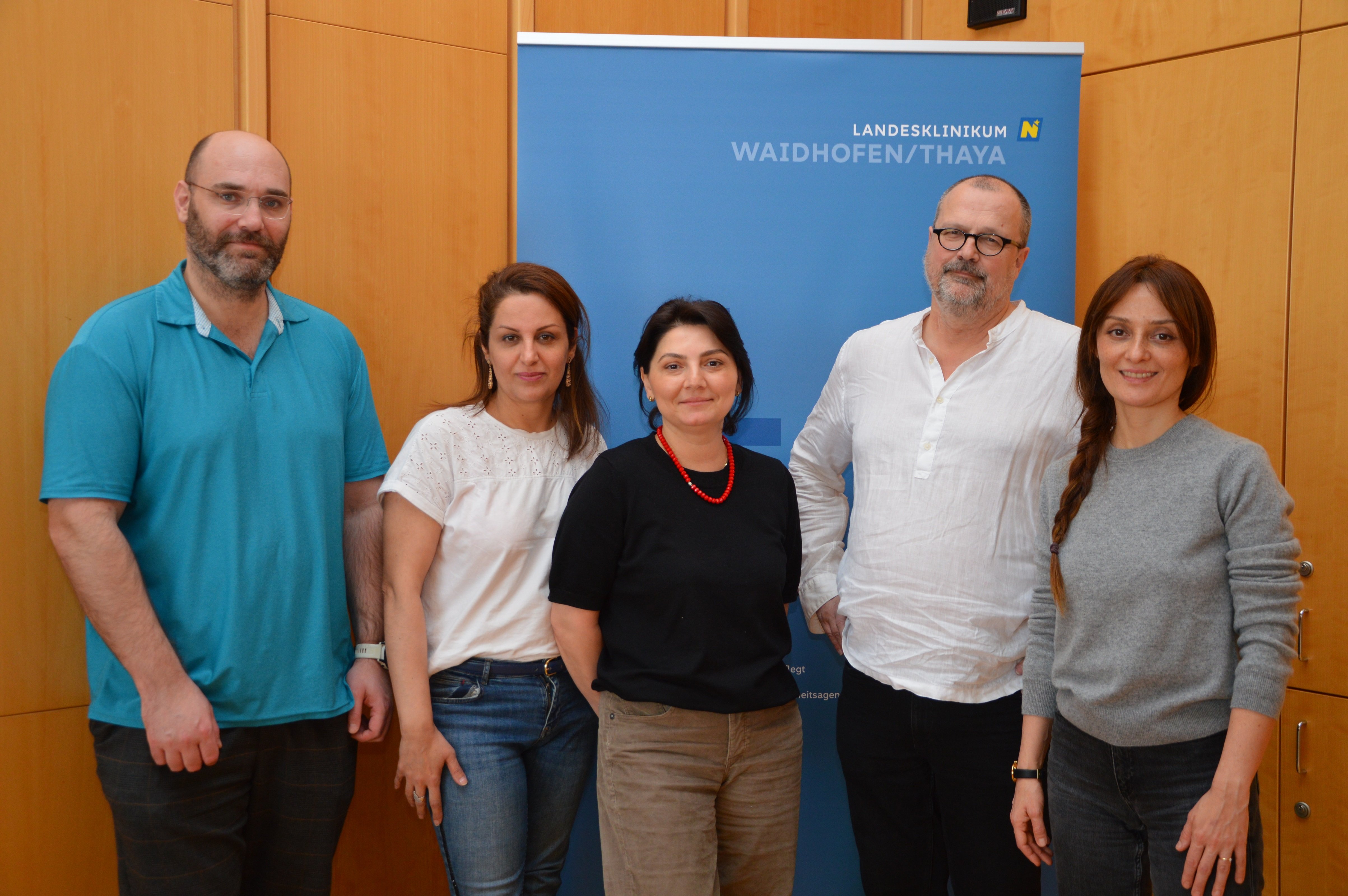 Im Landesklinikum Waidhofen/Thaya fand im Rahmen der Ausbildung zur Fachärztin bzw. zum Facharzt für Psychiatrie und psychotherapeutische Medizin ein niederösterreichweites Aufbaucurriculum statt. Die zweitägige Fortbildungsveranstaltung brachte Assistenzärztinnen und -ärzte aus ganz Niederösterreich zusammen, die sich aktuell in der Ausbildung zur Fachärztin bzw. zum Facharzt befinden. 