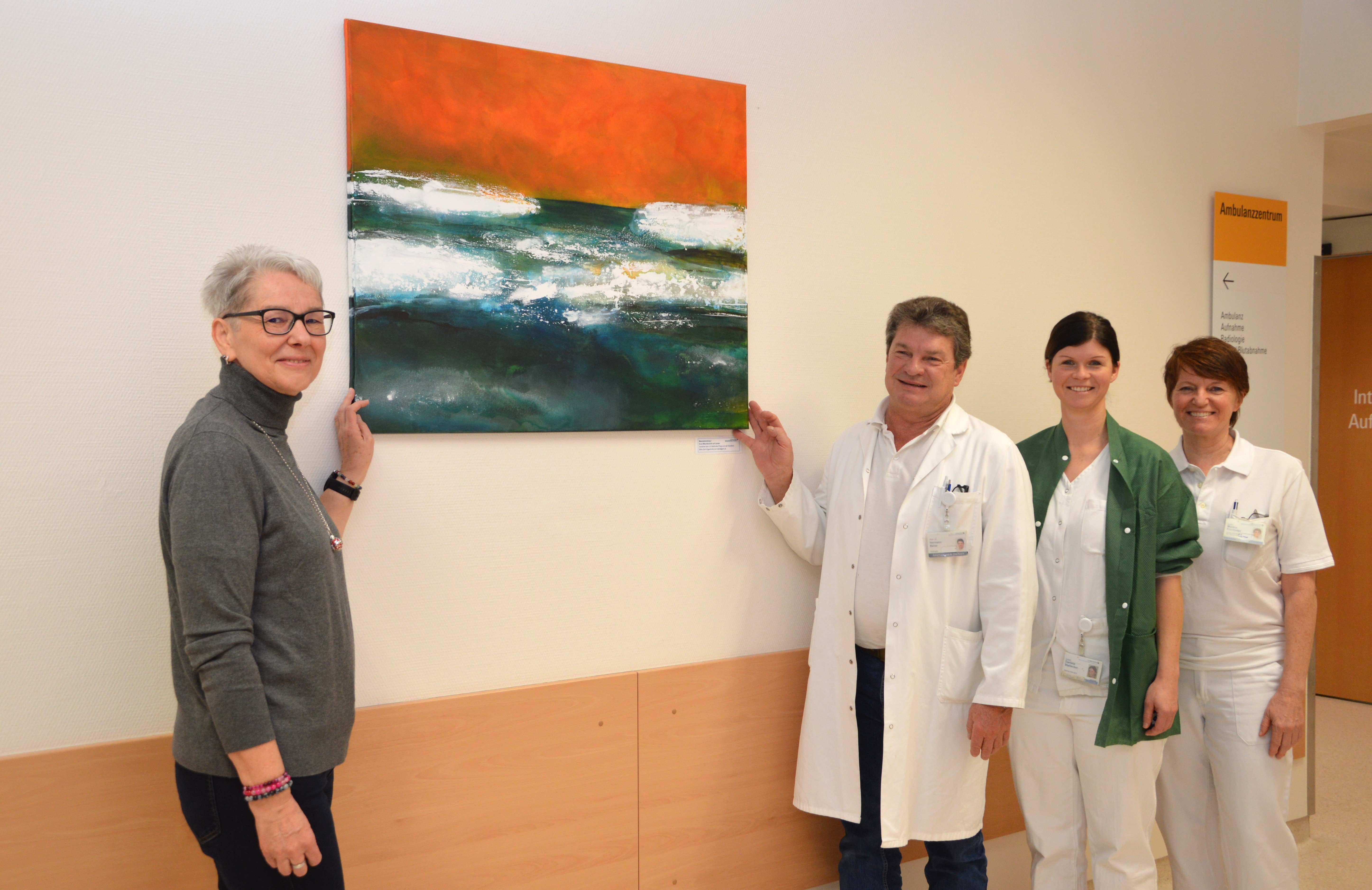 Nach ihrer Bilderausstellung im Landesklinikum Waidhofen/Thaya stellte die Künstlerin Silvia Zach-Eggenhofer nun eines ihrer Bilder dem Klinikum als Dauerleihgabe zur Verfügung