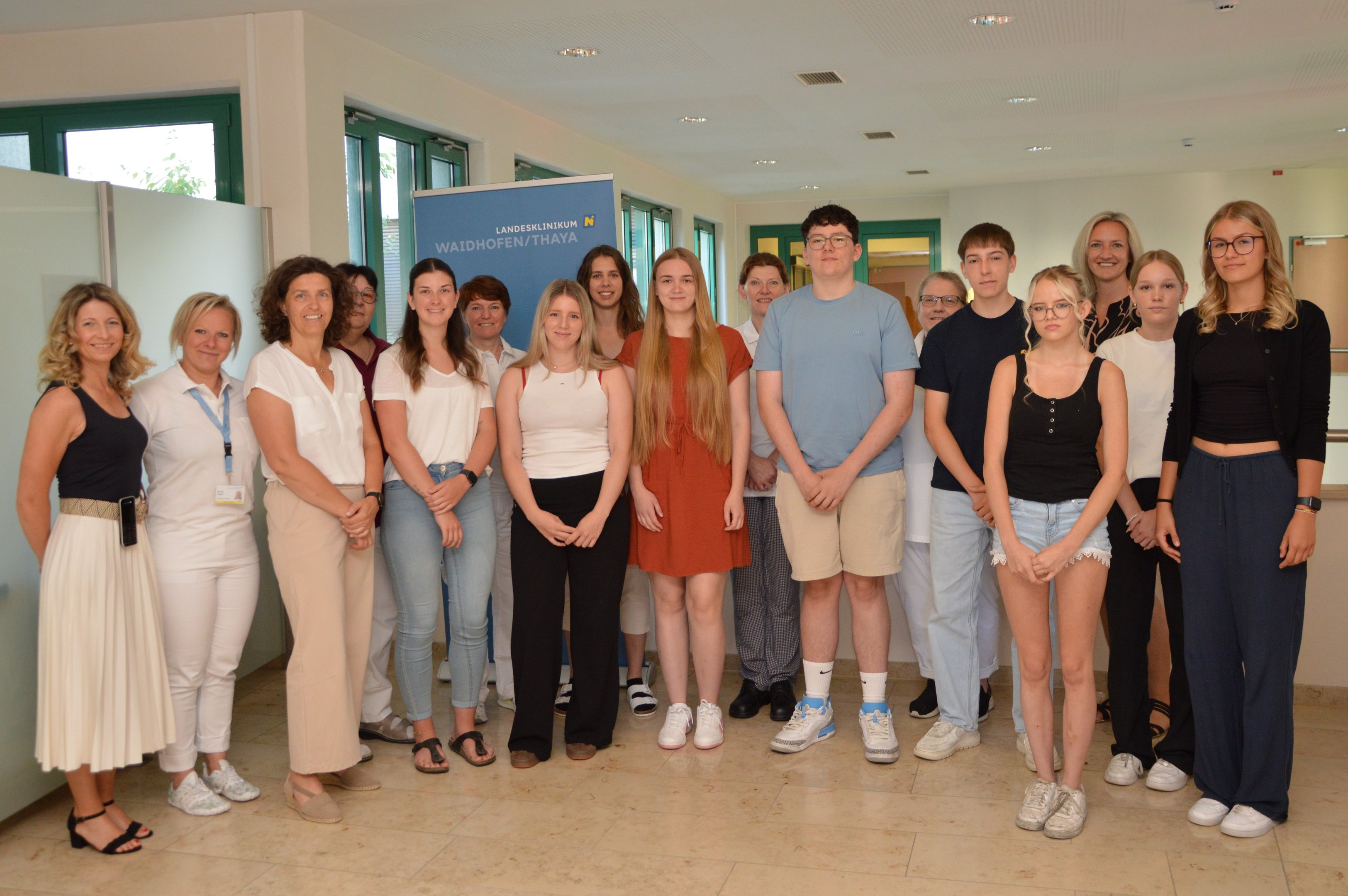 Auch diesen Sommer konnten wieder engagierte Schülerinnen und Schüler im Landesklinikum Waidhofen/Thaya das Gelernte in die Praxis umsetzen.