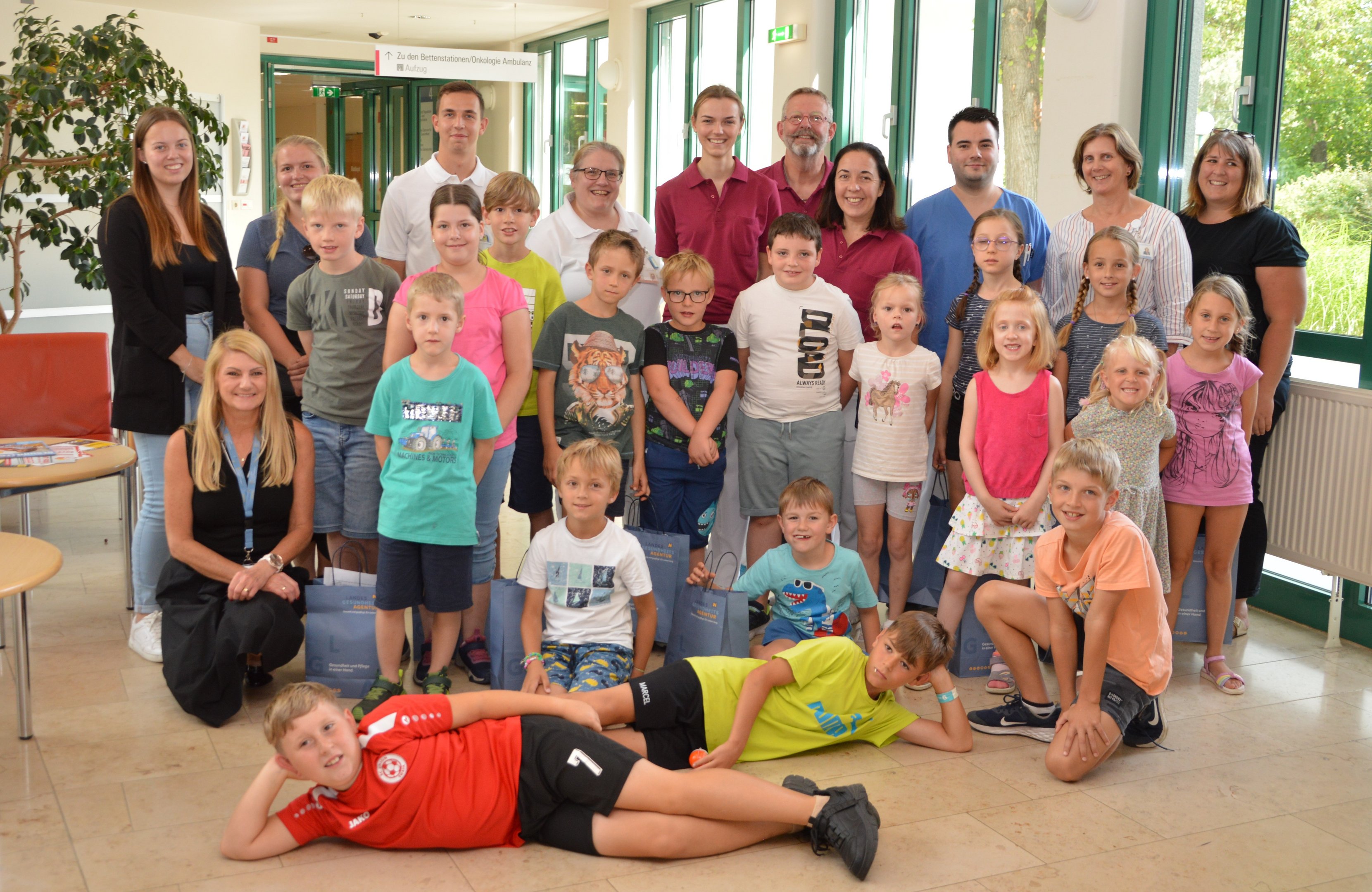 – Im Rahmen des Ferienspiels Thaya hatten die jungen Gäste die Möglichkeit, bei einem Besuch im Klinikum den Krankenhausalltag kennenzulernen. 